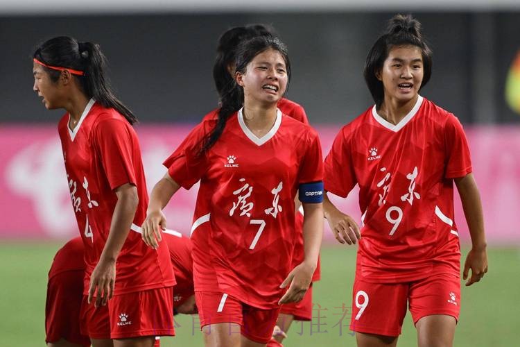 梅州U14男、女足代表队成功晋级重点城市组比赛八强